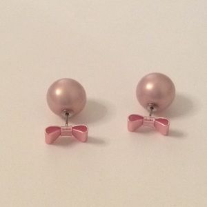 Front/back earrings with pearl and bow